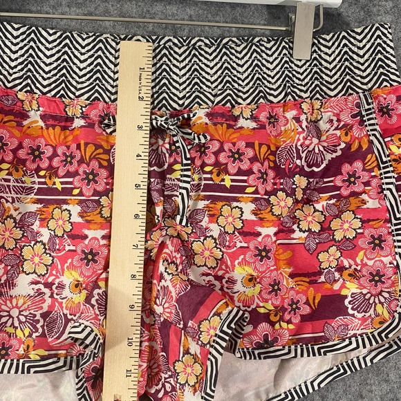 Athleta Shorts 10 Pink Floral Lanai Running Boardshort Mid Rise Athletic - Picture 6 of 11